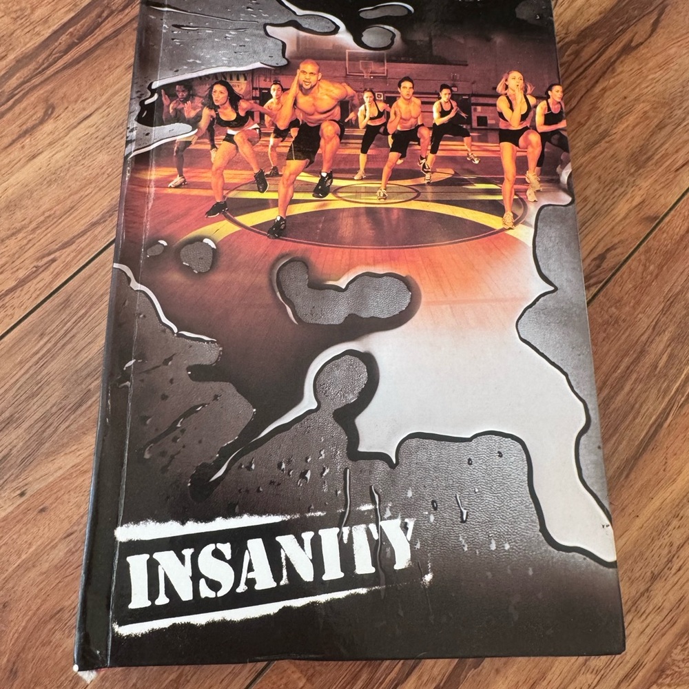Insanity Workout DVD/Guide Cover - Beachbody 11 disc series